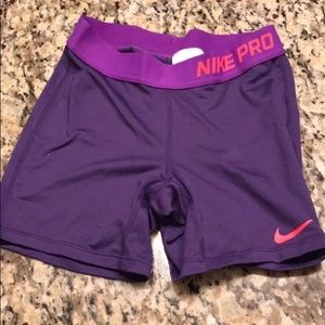 PRACTICALLY NEW GIRLS NIKE PROS